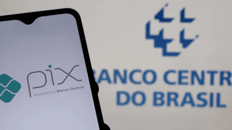 Terminal de pagamento com ícone do Pix para pagamentos por aproximação